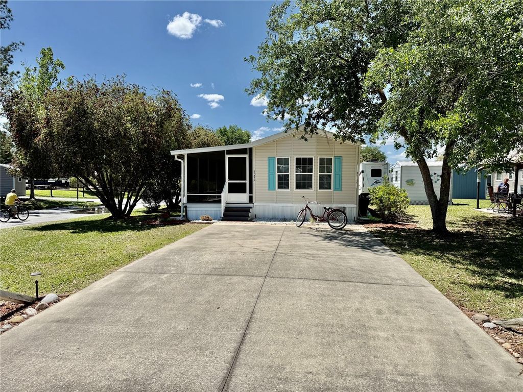 Photo of 3012 NE 104th Avenue, Silver Springs, FL 34488 (MLS # O6396394)