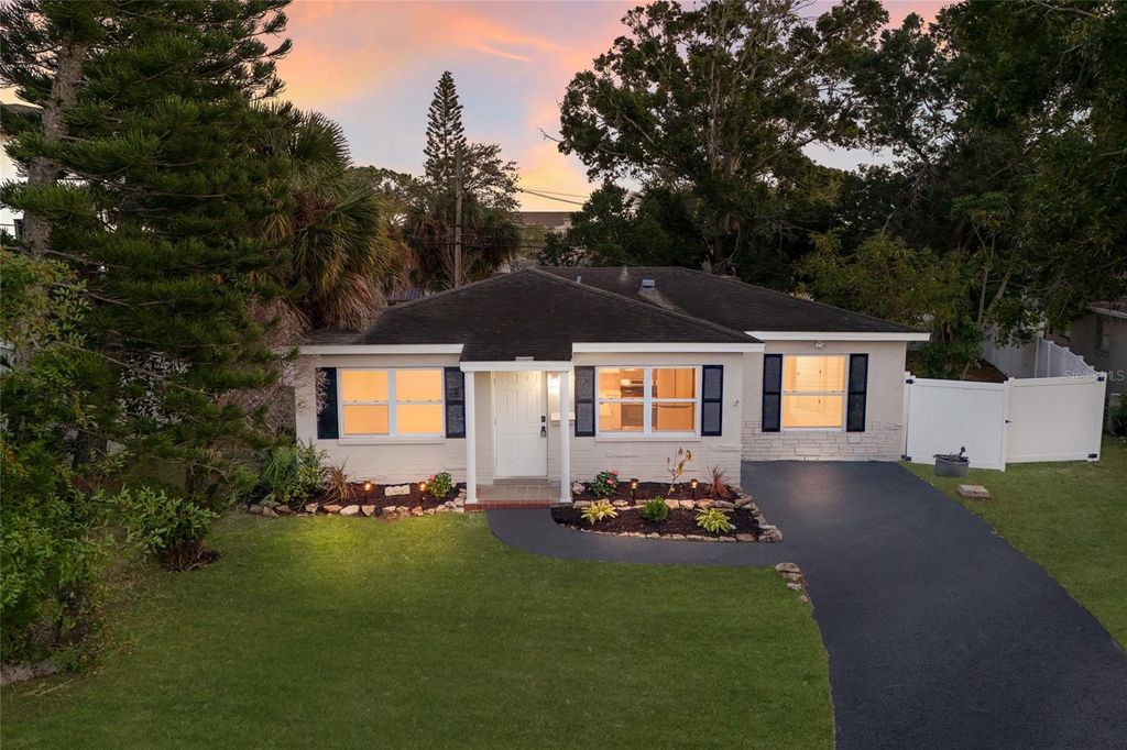 Photo of 1910 New Hampshire Avenue NE, St Petersburg, FL 33703 (MLS # A4671928)