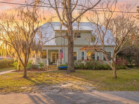 Photo of 138 N Kentucky Avenue, Deland, FL 32724 (MLS # O6387859)