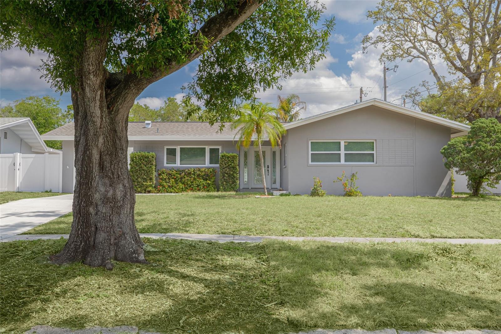 1624 CHATEAU DRIVE