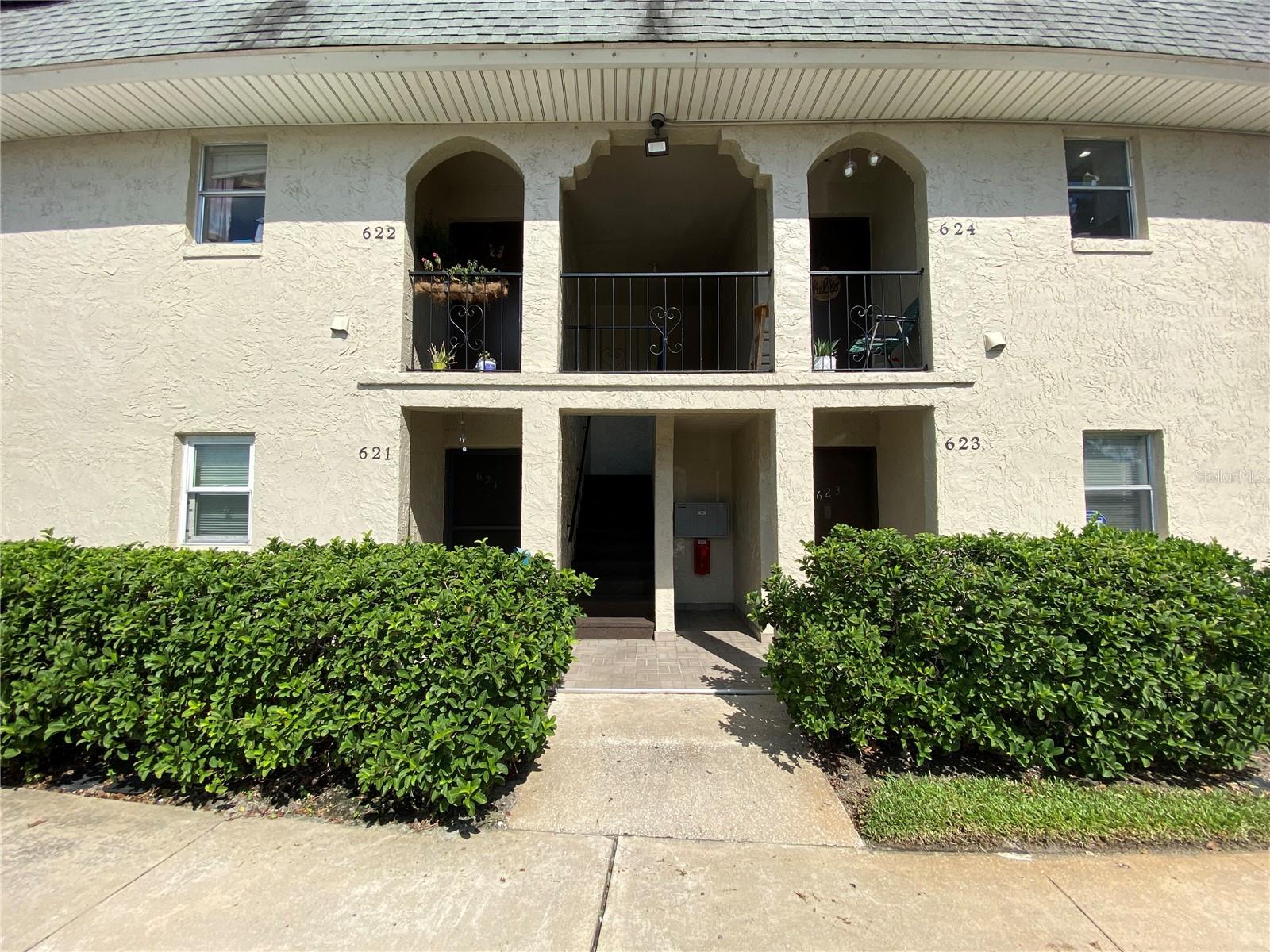 Photo 1 of 26 — 623 E SAN SEBASTIAN COURT 623, ALTAMONTE SPRINGS, FL 32714