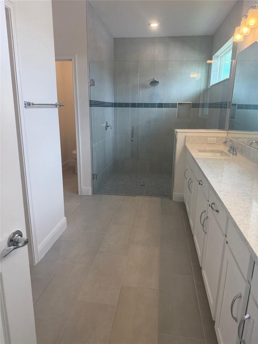 4878 SHADY PINES DRIVE