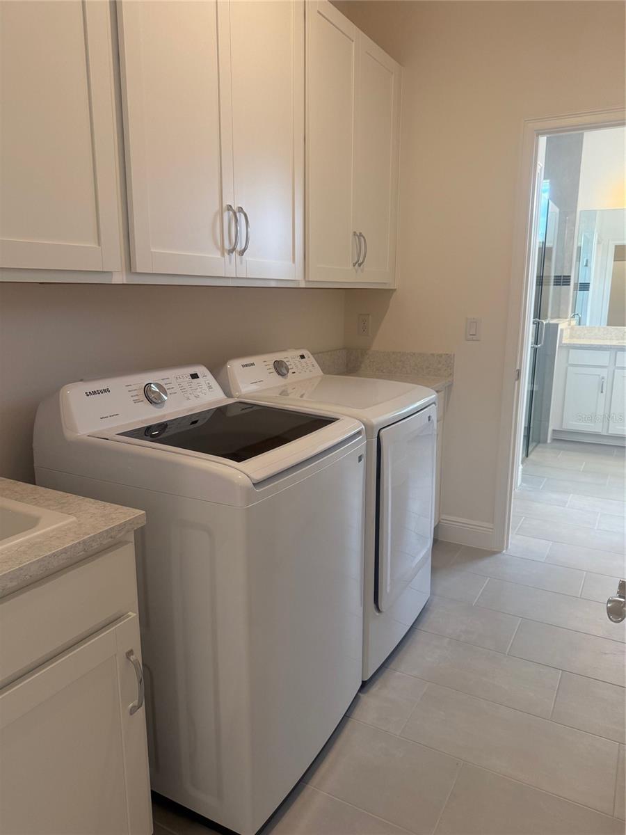 4878 SHADY PINES DRIVE