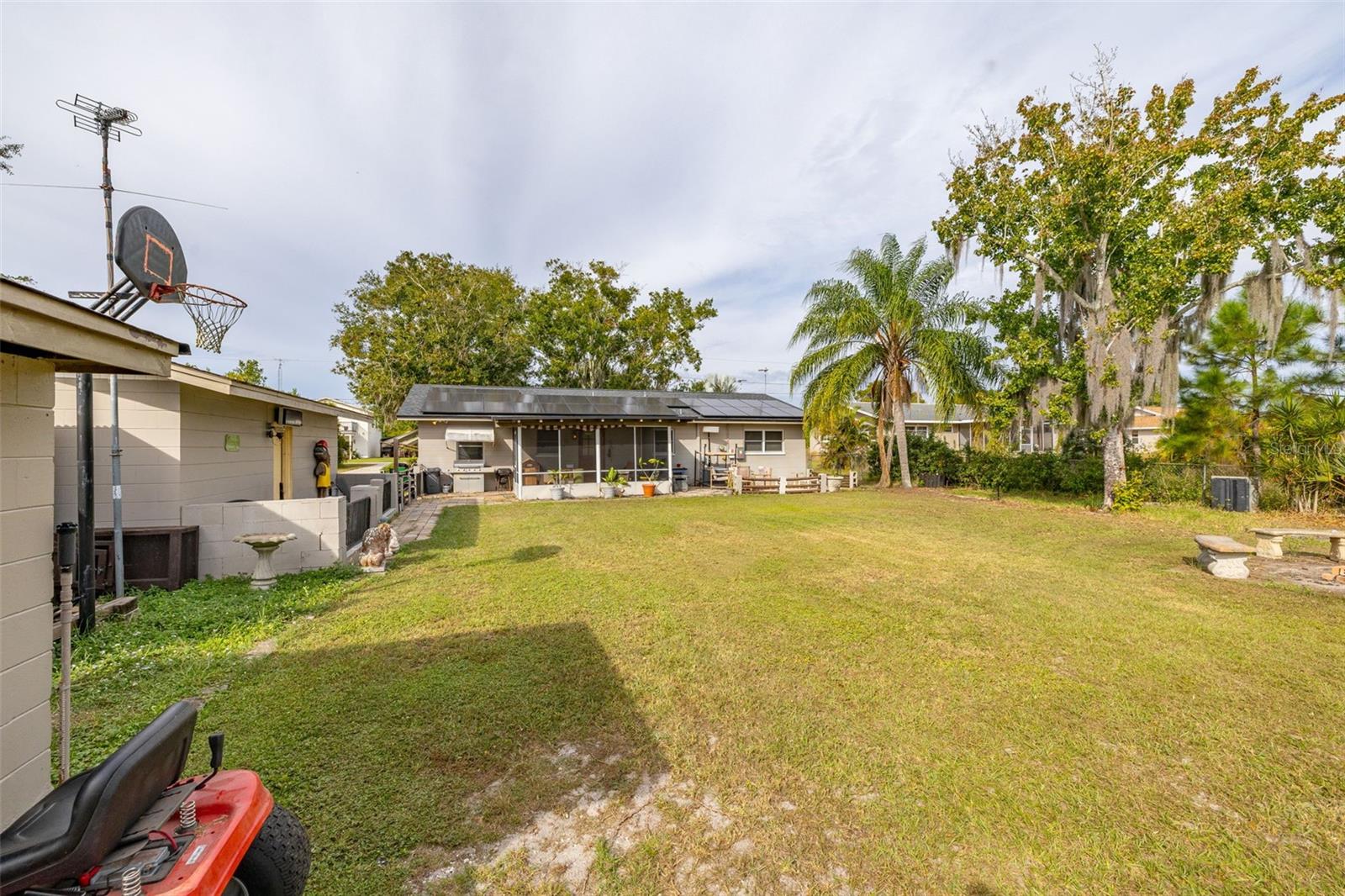 BREEZY POINT PARK - Residential