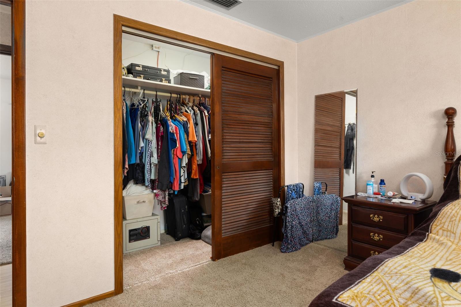 BREEZY POINT PARK - Residential