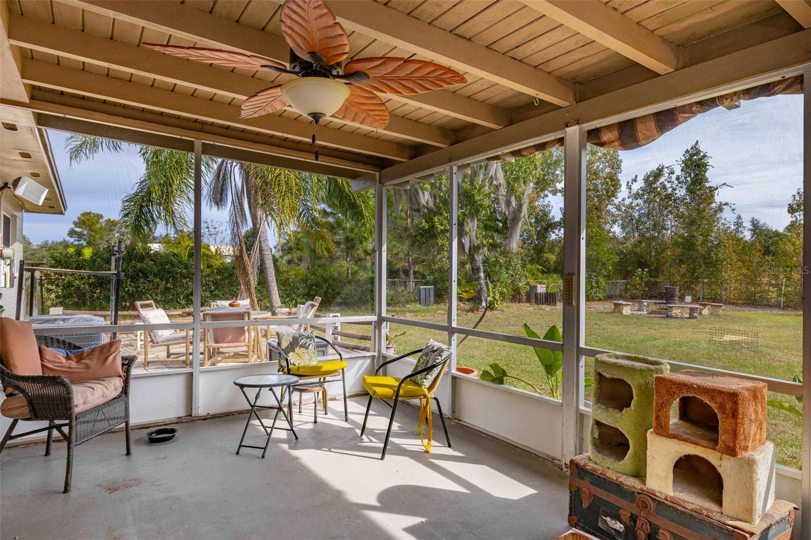 BREEZY POINT PARK - Residential