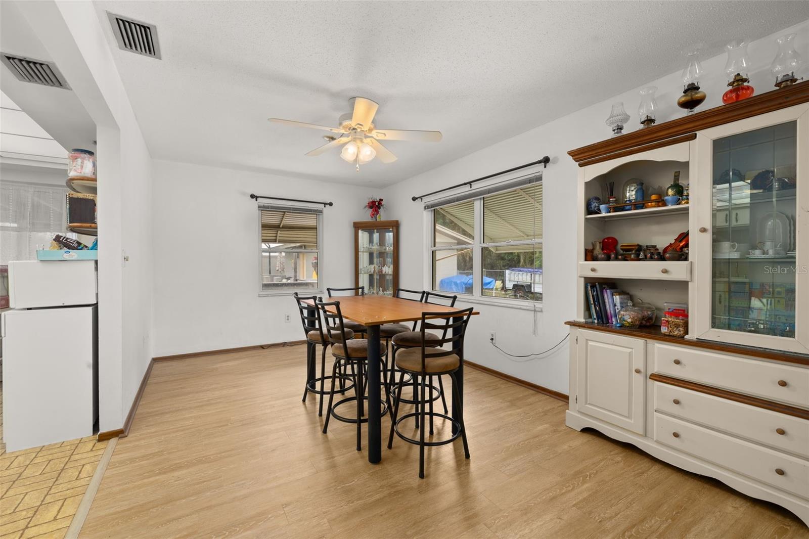 BREEZY POINT PARK - Residential