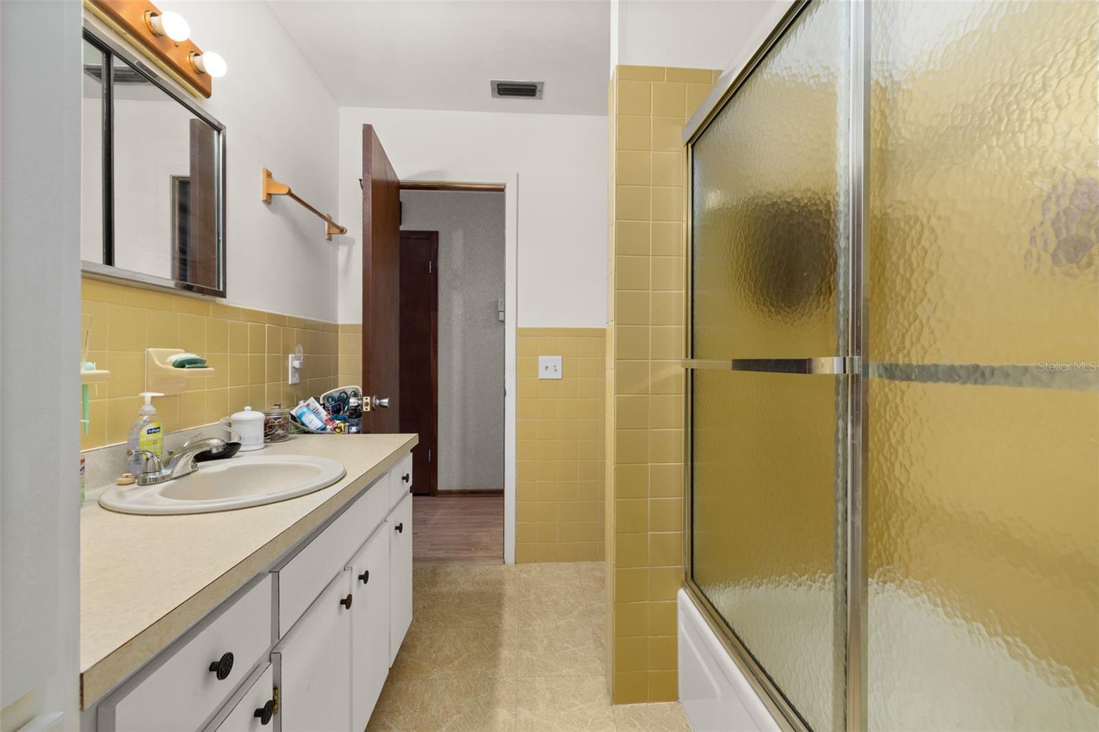 BREEZY POINT PARK - Residential