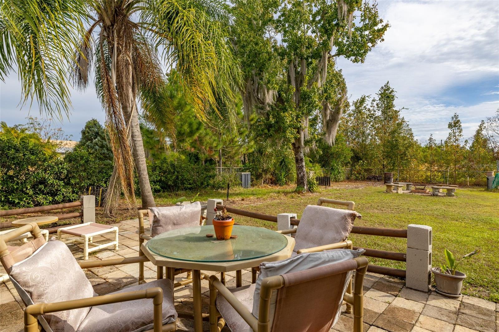 BREEZY POINT PARK - Residential