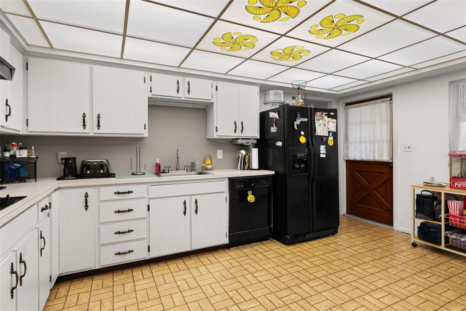 BREEZY POINT PARK - Residential