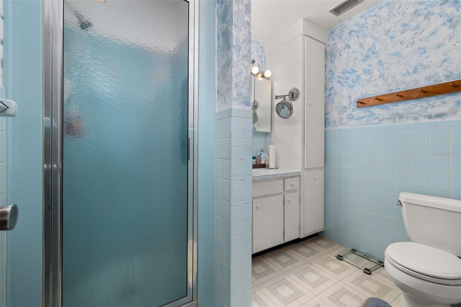 BREEZY POINT PARK - Residential