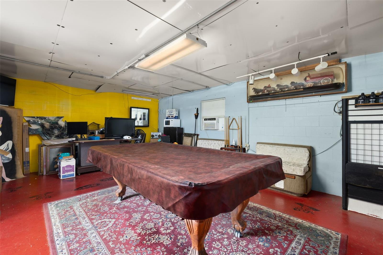 BREEZY POINT PARK - Residential