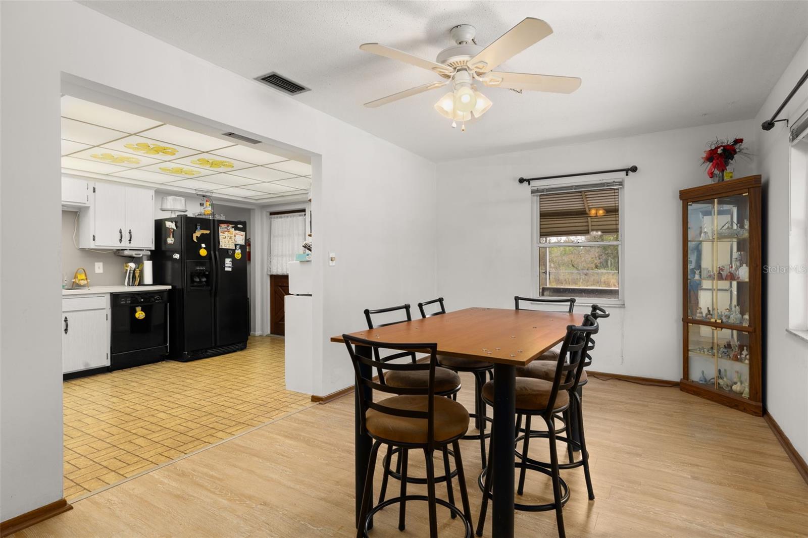 BREEZY POINT PARK - Residential