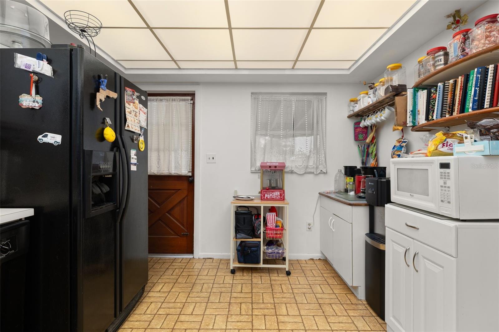 BREEZY POINT PARK - Residential