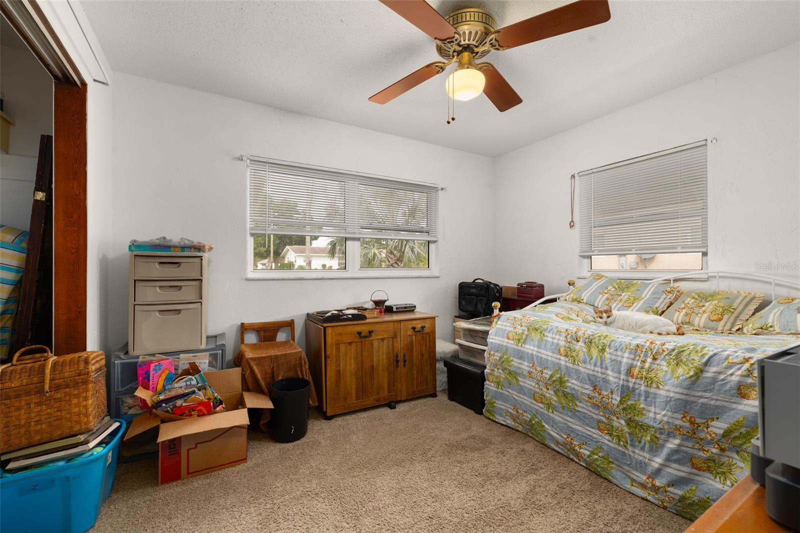 BREEZY POINT PARK - Residential