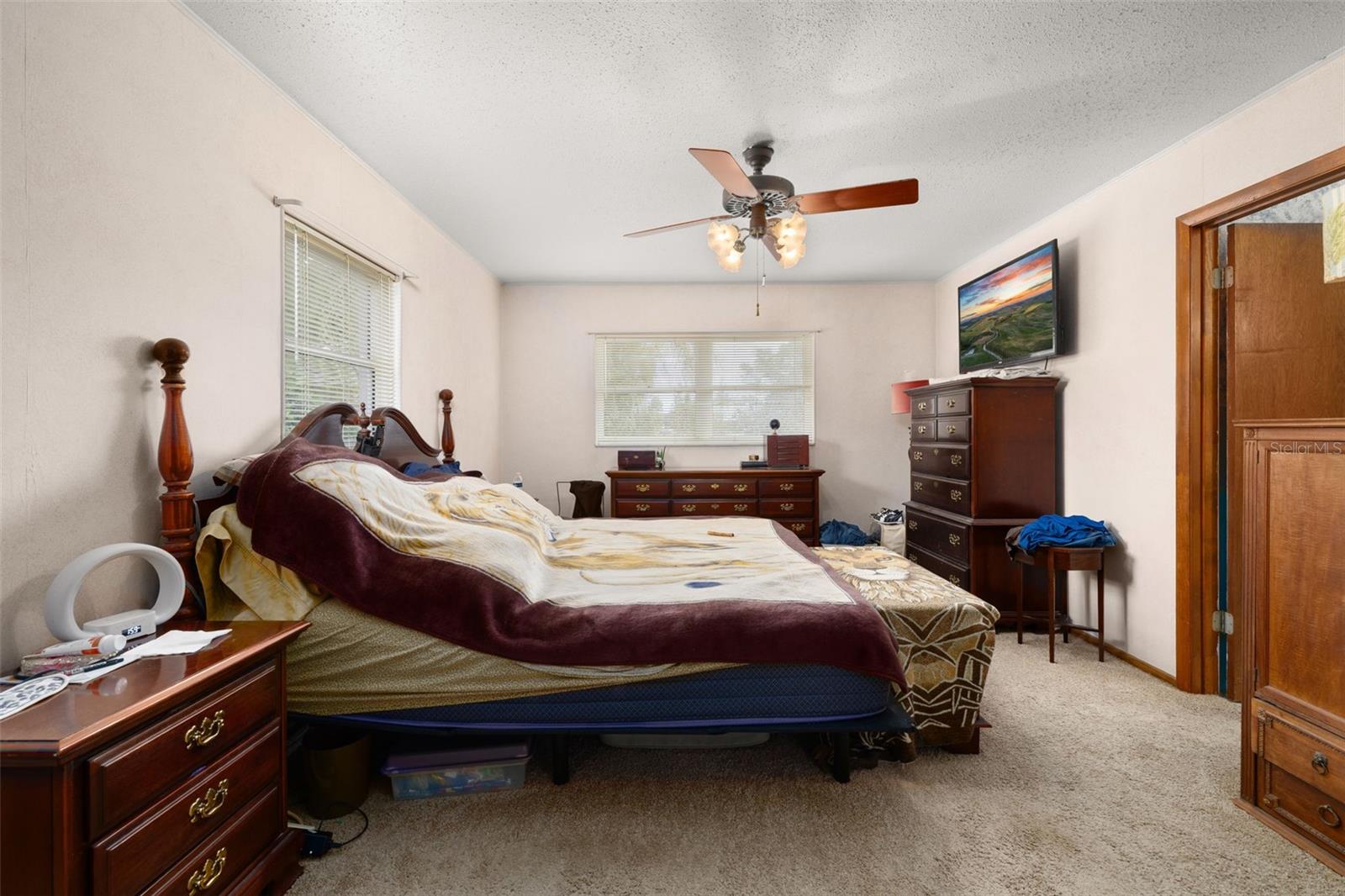 BREEZY POINT PARK - Residential