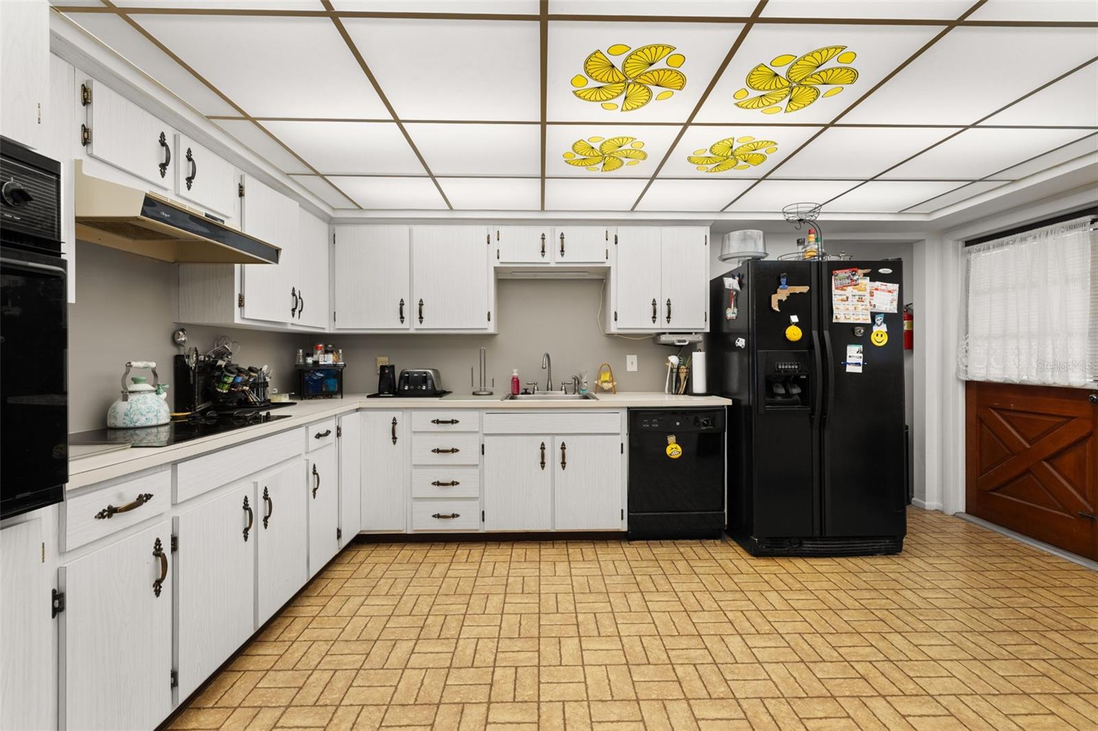 BREEZY POINT PARK - Residential