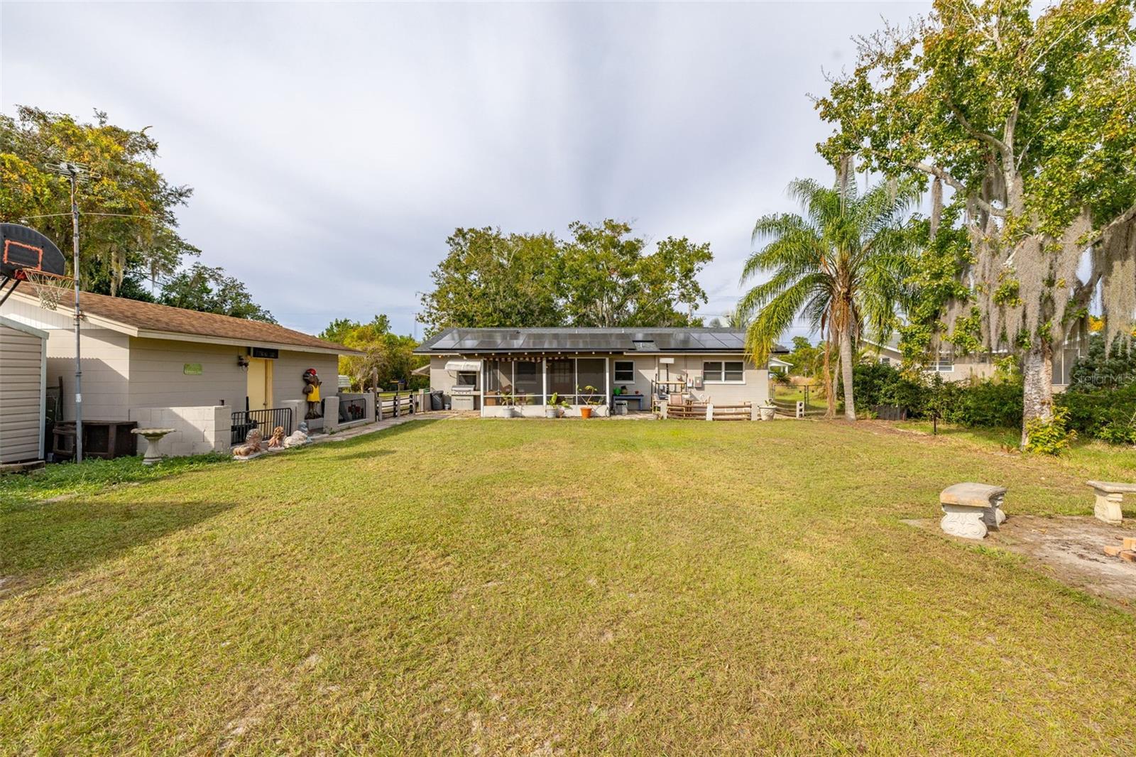 BREEZY POINT PARK - Residential