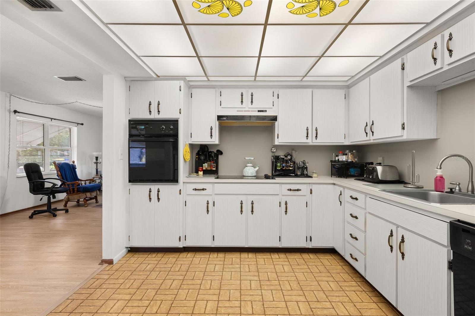 BREEZY POINT PARK - Residential