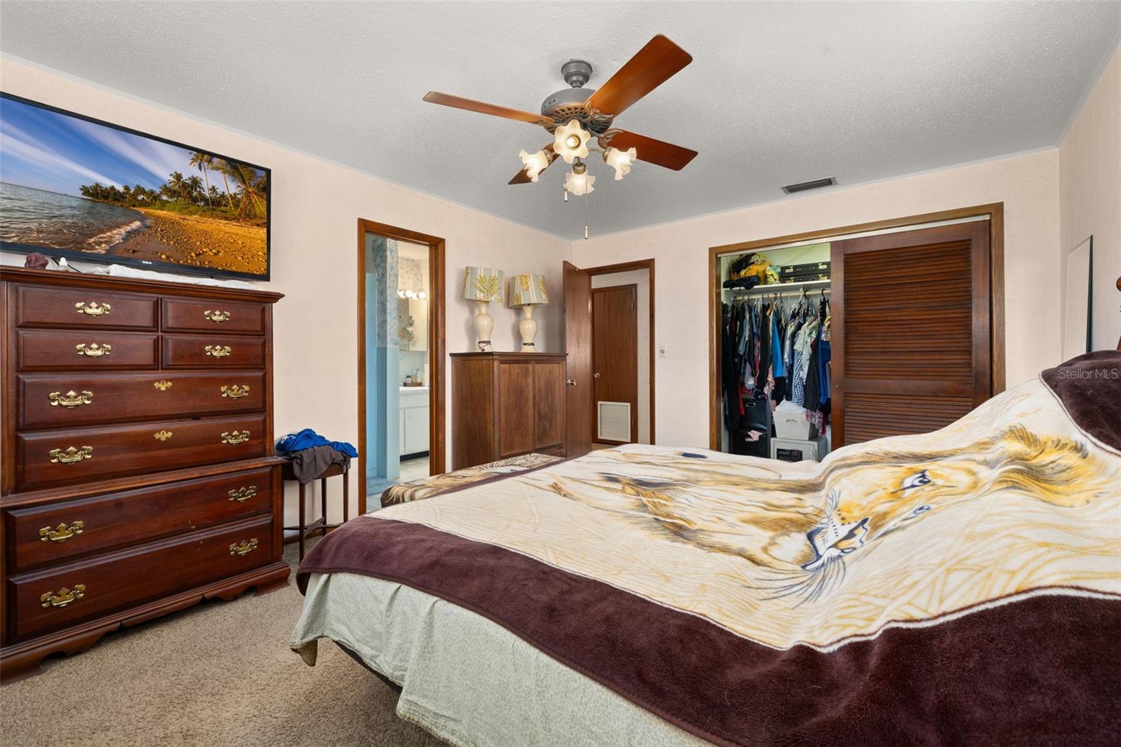 BREEZY POINT PARK - Residential