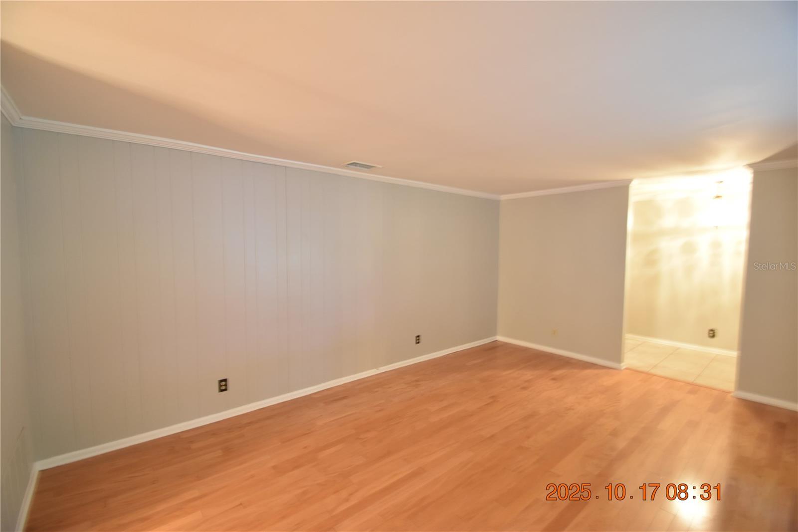 MARYLAND MANOR 2ND UNIT - Residential Lease