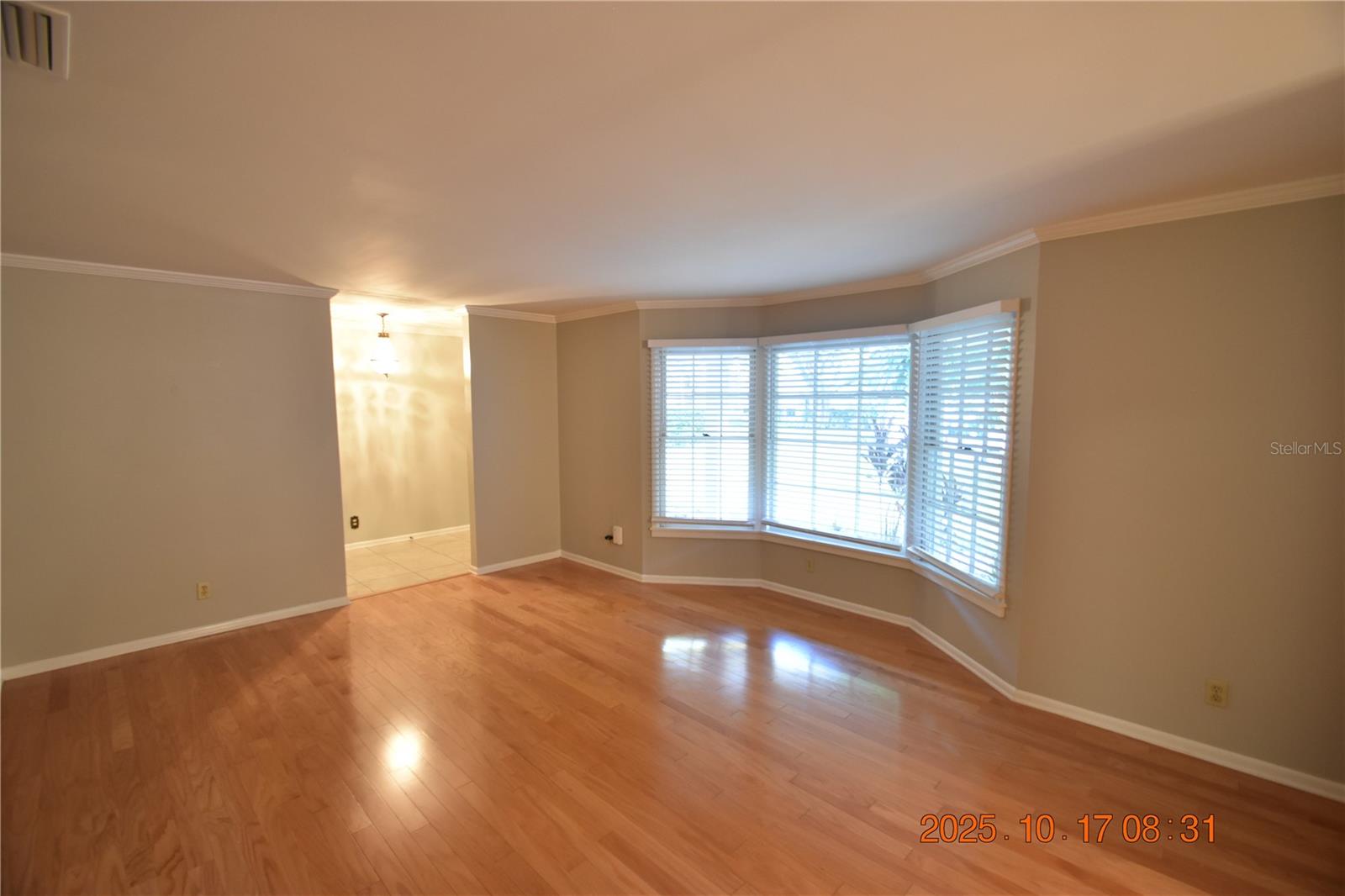 MARYLAND MANOR 2ND UNIT - Residential Lease