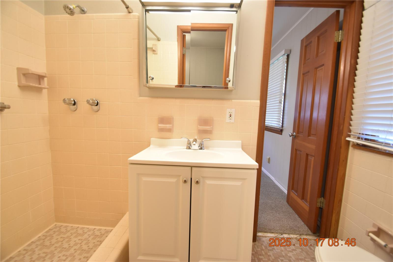 MARYLAND MANOR 2ND UNIT - Residential Lease