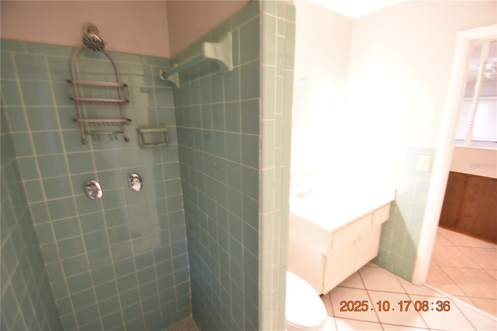 MARYLAND MANOR 2ND UNIT - Residential Lease