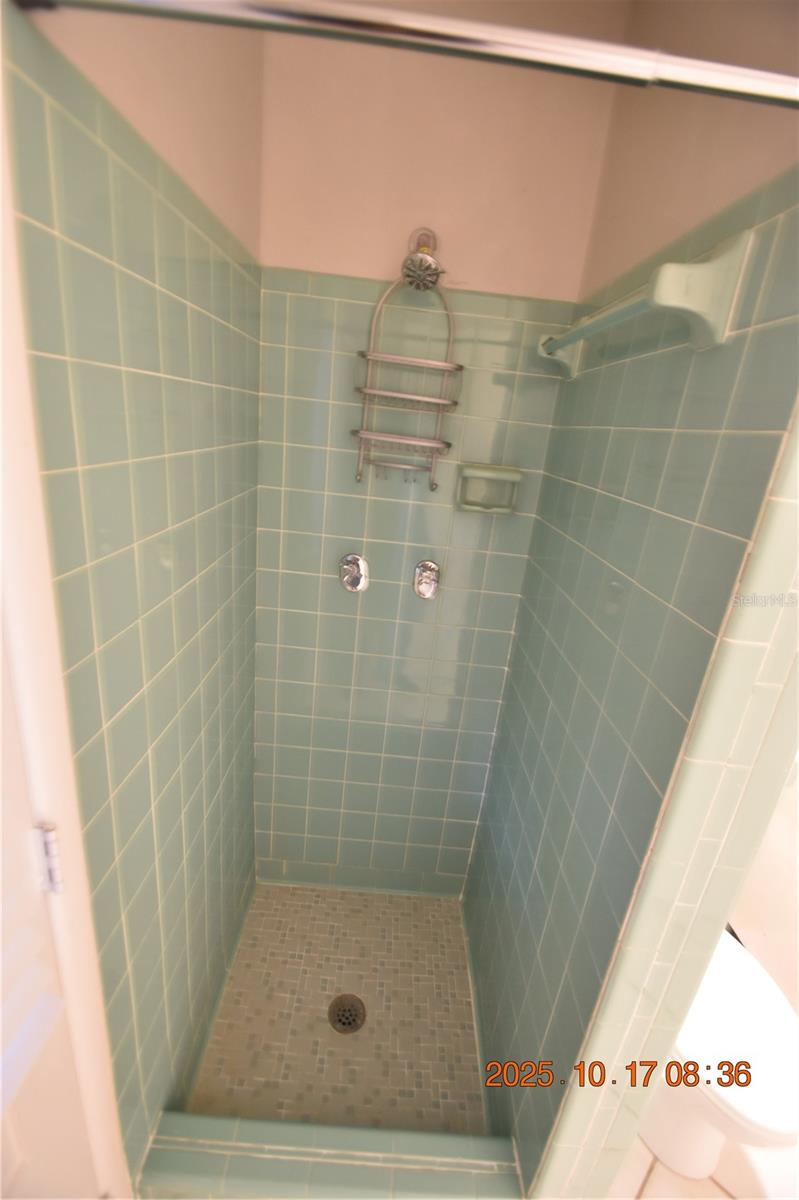 MARYLAND MANOR 2ND UNIT - Residential Lease