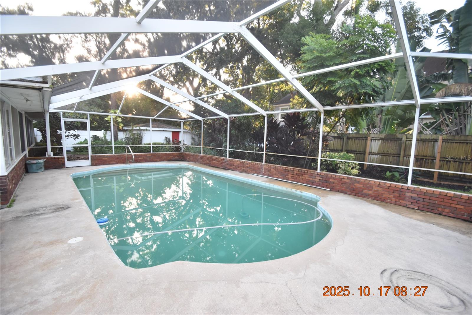 MARYLAND MANOR 2ND UNIT - Residential Lease