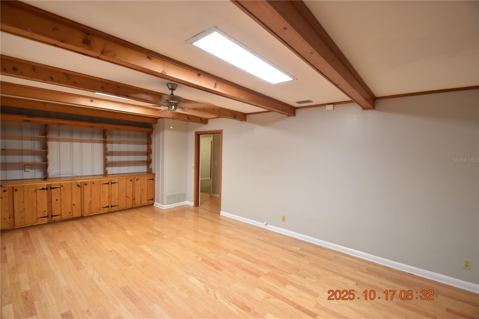 MARYLAND MANOR 2ND UNIT - Residential Lease