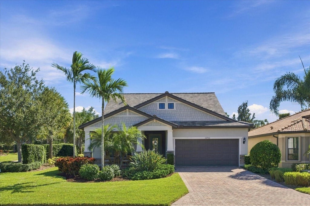 Photo of 16942 Winthrop Place, Bradenton, FL 34202 (MLS # A4710614)