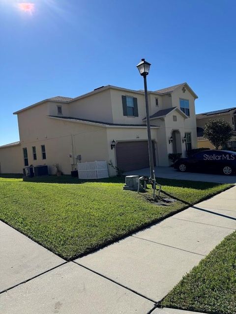 A home in MINNEOLA