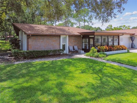 A home in PALM HARBOR