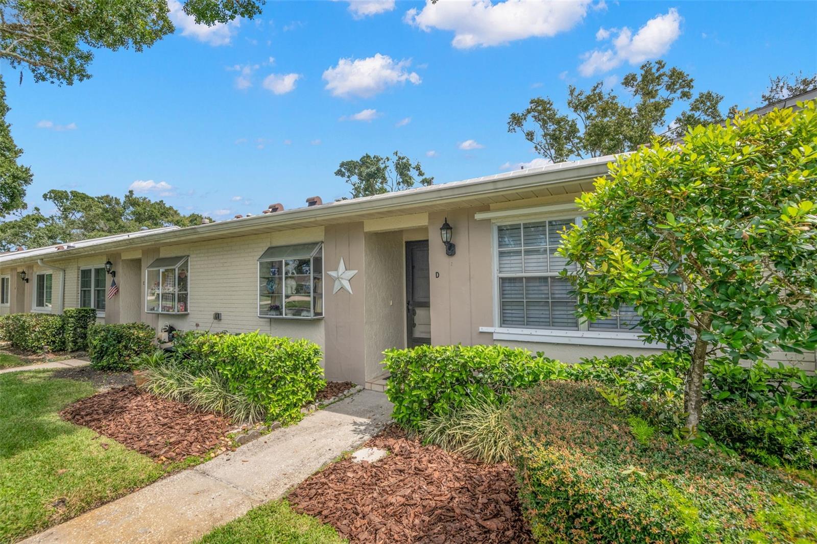 1012 DUNROBIN DRIVE D