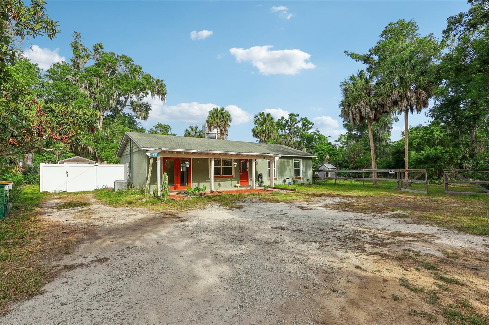 MOUNT DORA GULLERS HOMESTEAD - Residential