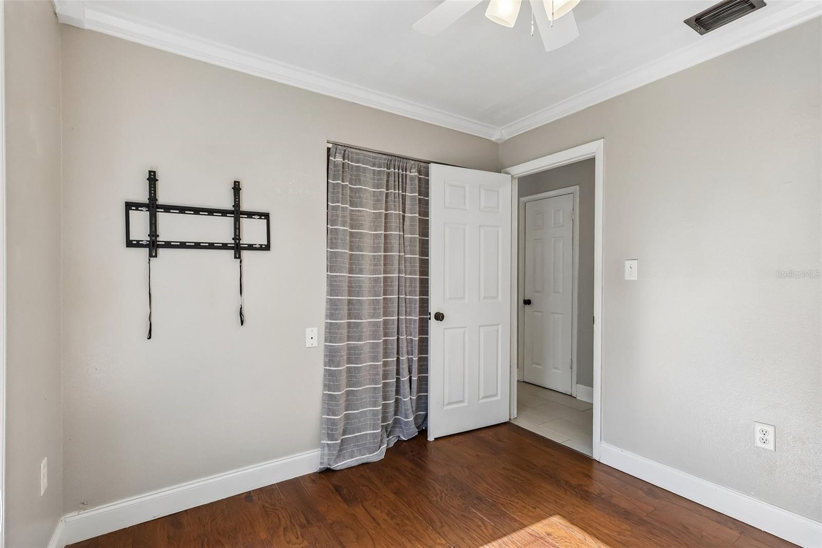 MOUNT DORA GULLERS HOMESTEAD - Residential