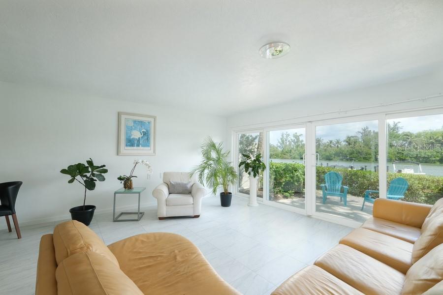 WHITNEY BEACH - Residential