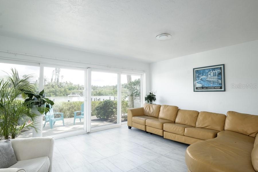 WHITNEY BEACH - Residential