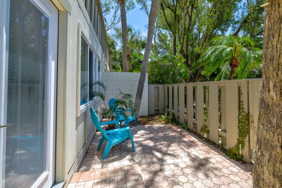 WHITNEY BEACH - Residential