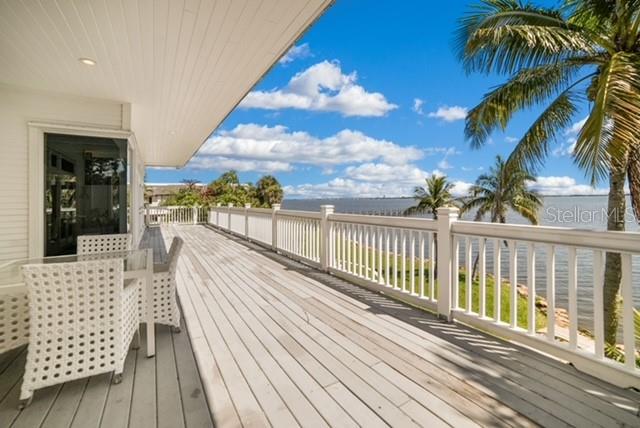 PART OF S 1/2 OF SW 1/4 LYING E OF US HIGHWAY 1 AS - Residential