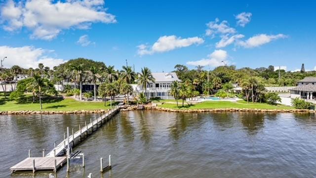 PART OF S 1/2 OF SW 1/4 LYING E OF US HIGHWAY 1 AS - Residential