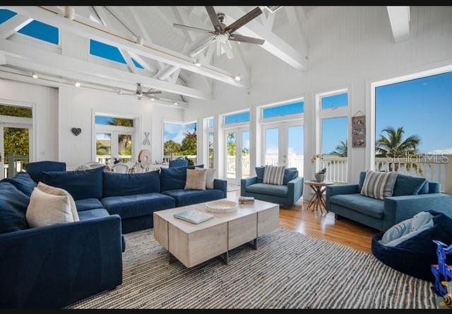 PART OF S 1/2 OF SW 1/4 LYING E OF US HIGHWAY 1 AS - Residential