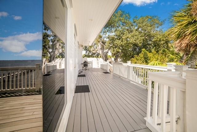 PART OF S 1/2 OF SW 1/4 LYING E OF US HIGHWAY 1 AS - Residential