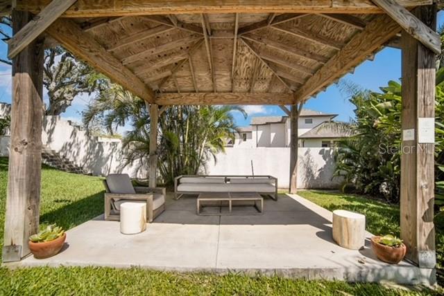 PART OF S 1/2 OF SW 1/4 LYING E OF US HIGHWAY 1 AS - Residential