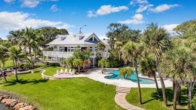 PART OF S 1/2 OF SW 1/4 LYING E OF US HIGHWAY 1 AS - Residential