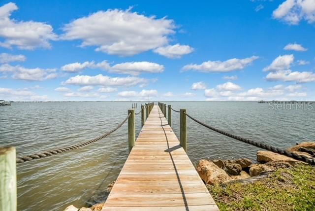 PART OF S 1/2 OF SW 1/4 LYING E OF US HIGHWAY 1 AS - Residential