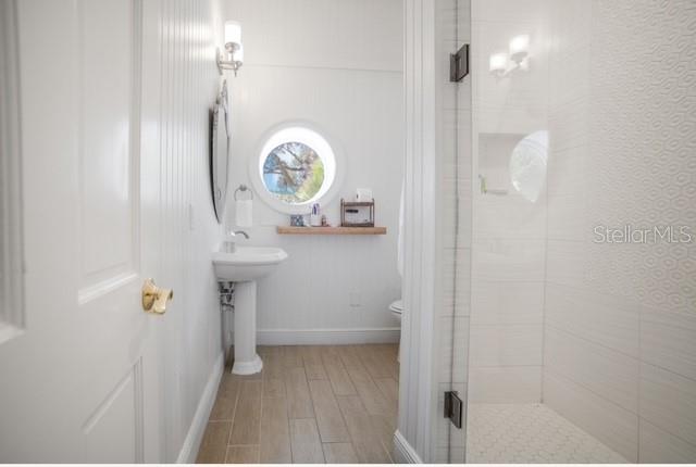 PART OF S 1/2 OF SW 1/4 LYING E OF US HIGHWAY 1 AS - Residential