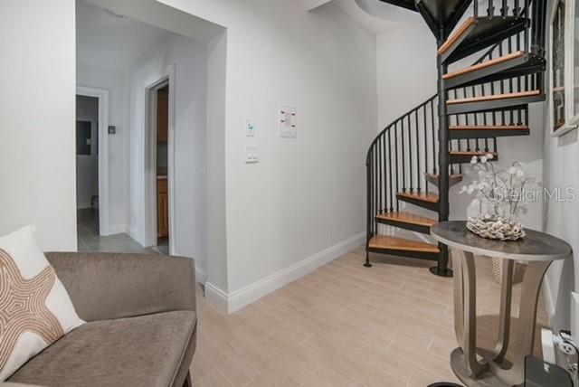 PART OF S 1/2 OF SW 1/4 LYING E OF US HIGHWAY 1 AS - Residential