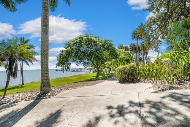 PART OF S 1/2 OF SW 1/4 LYING E OF US HIGHWAY 1 AS - Residential